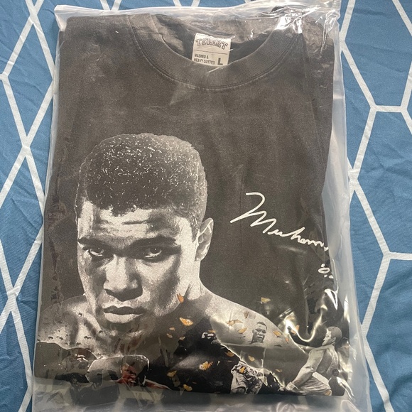 Muhammad Ali Graphic Tee - Picture 1 of 4
